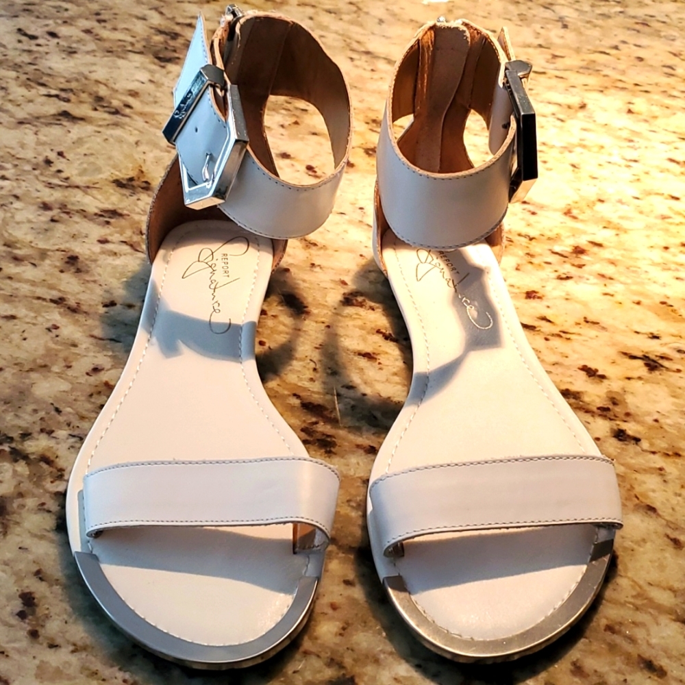 Report Signature White Sandals Size 8 Louie - Picture 2 of 7